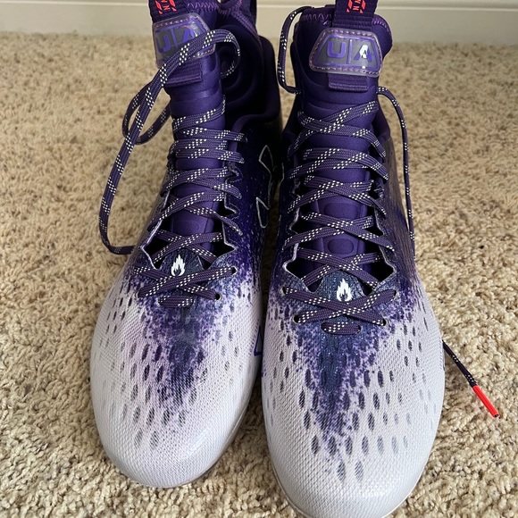 UNDER ARMOUR CLEATS - Picture 3 of 9
